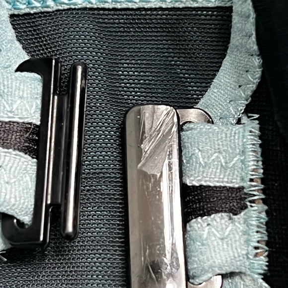 Women's Victoria's secret knockout
sports bra front closure Blue Size 32 DDD - Picture 13 of 16